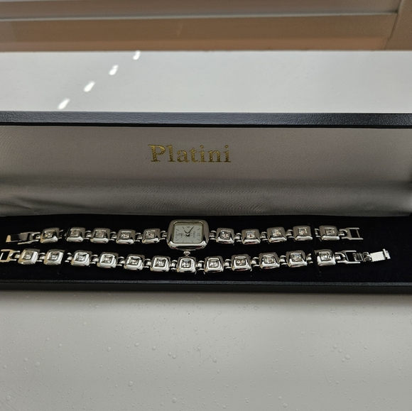 Watch with matching bracelet - Picture 2 of 3